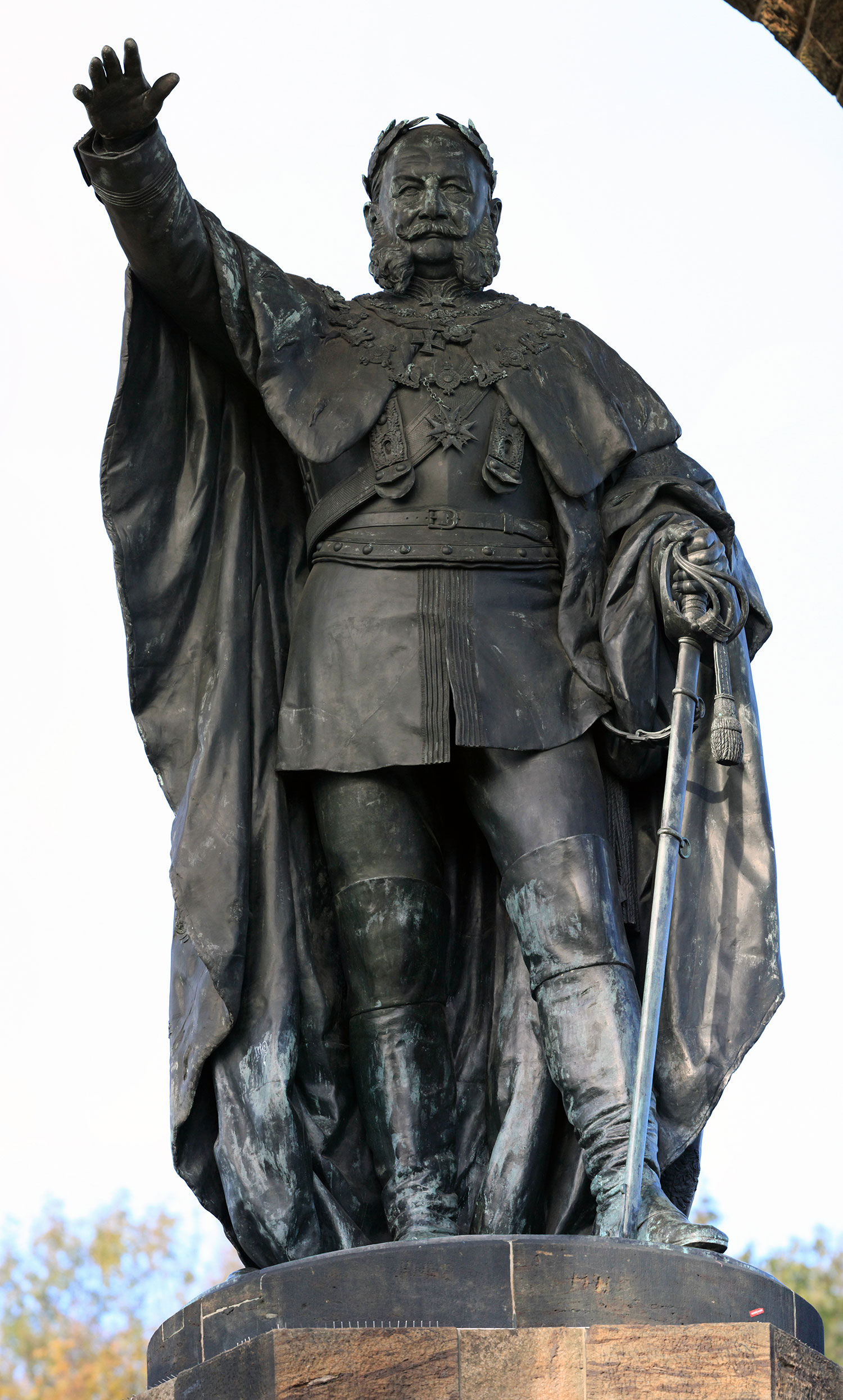 Kaiser Wilhelm Denkmal Statue
